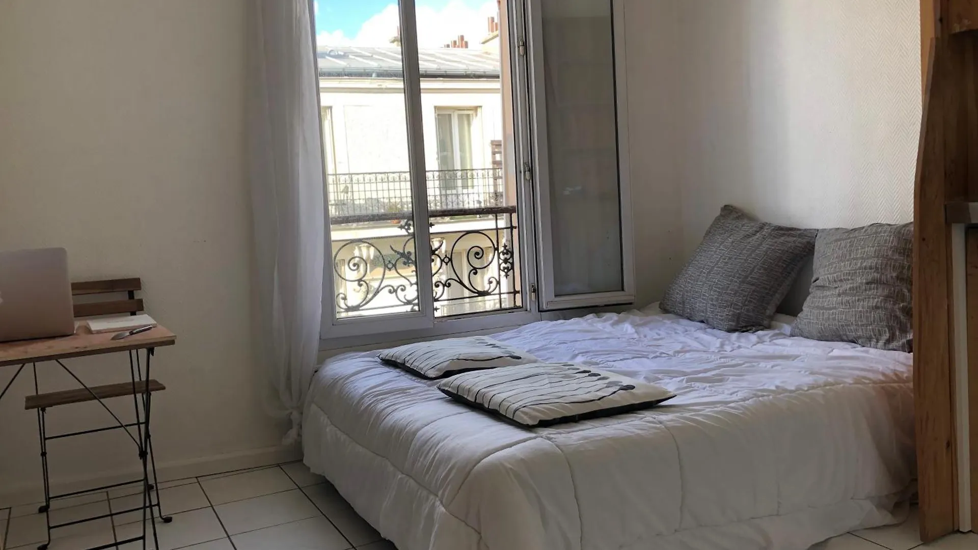 Apartment Charmant Studio A Belleville Paris